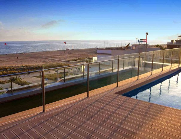 apartaments maritim castelldefels playa piscina